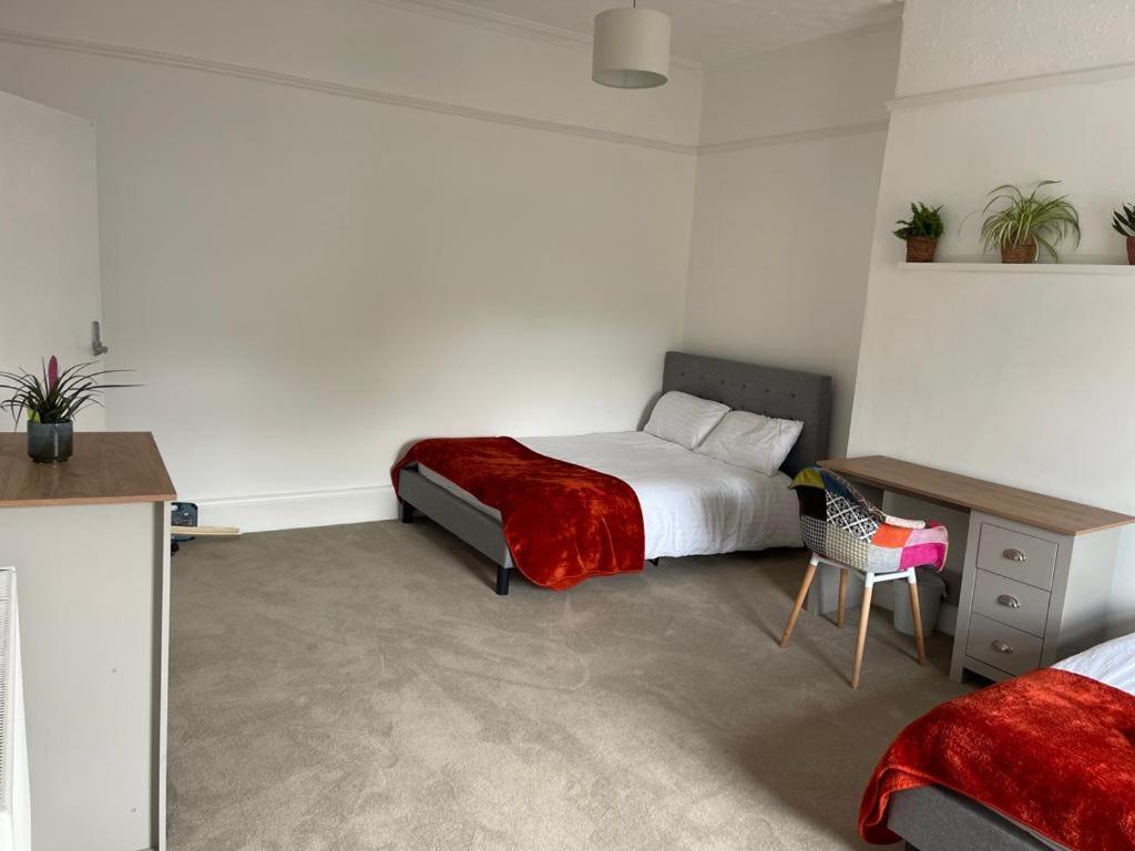 Guest house 55 Kremlin Drive Liverpool